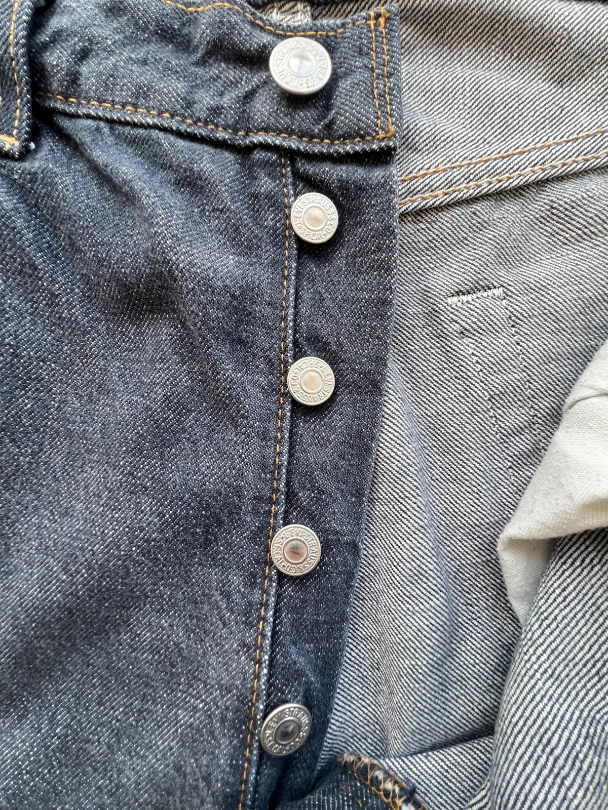 Levi Strauss & Co grey straight jeans faded washed denim vintage Y2K unisex classic fit