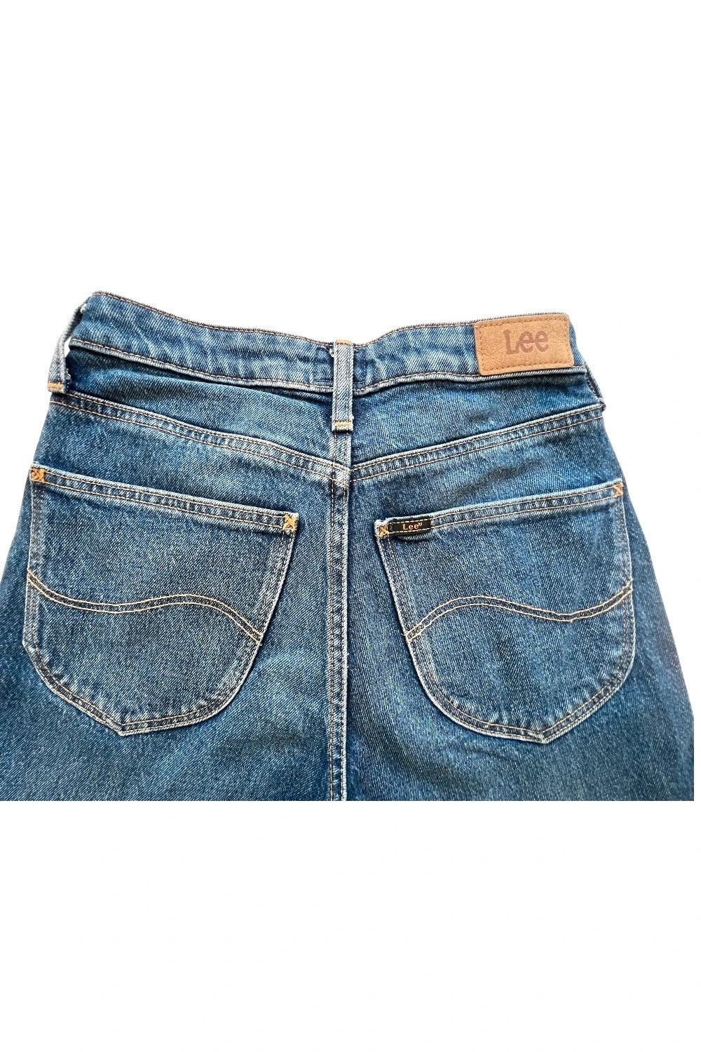 Lee straight jeans blue high waist vintage Y2K mom fit with classic denim texture.