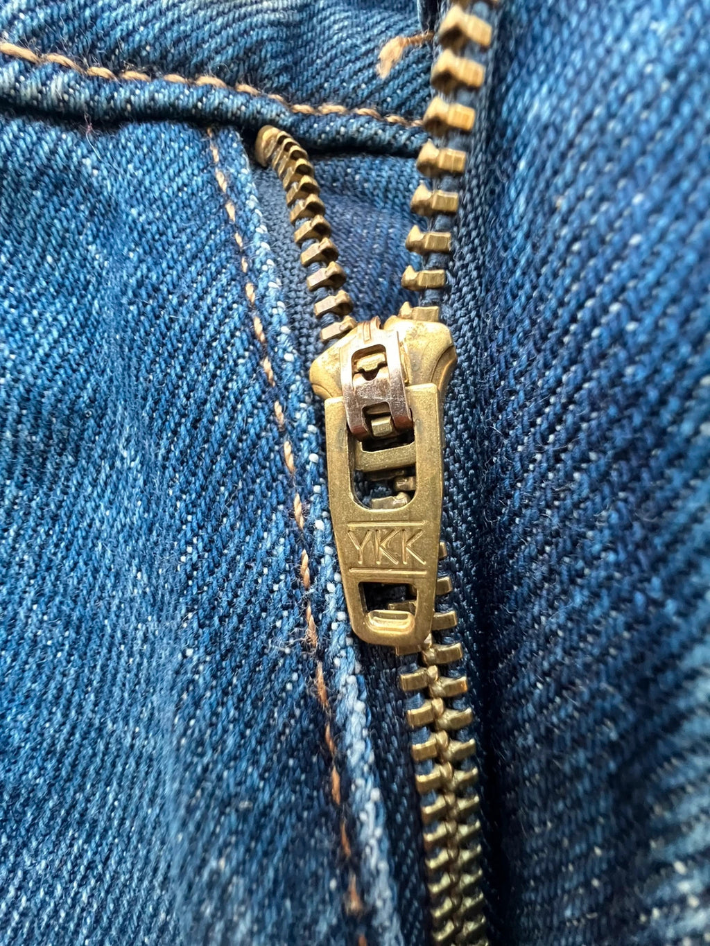 Lee straight jeans blue high waist vintage Y2K mom fit with classic denim texture.