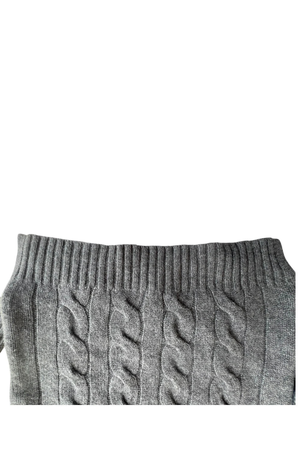 Ralph Lauren grey cable knit cashmere sweater with classic design and premium texture.