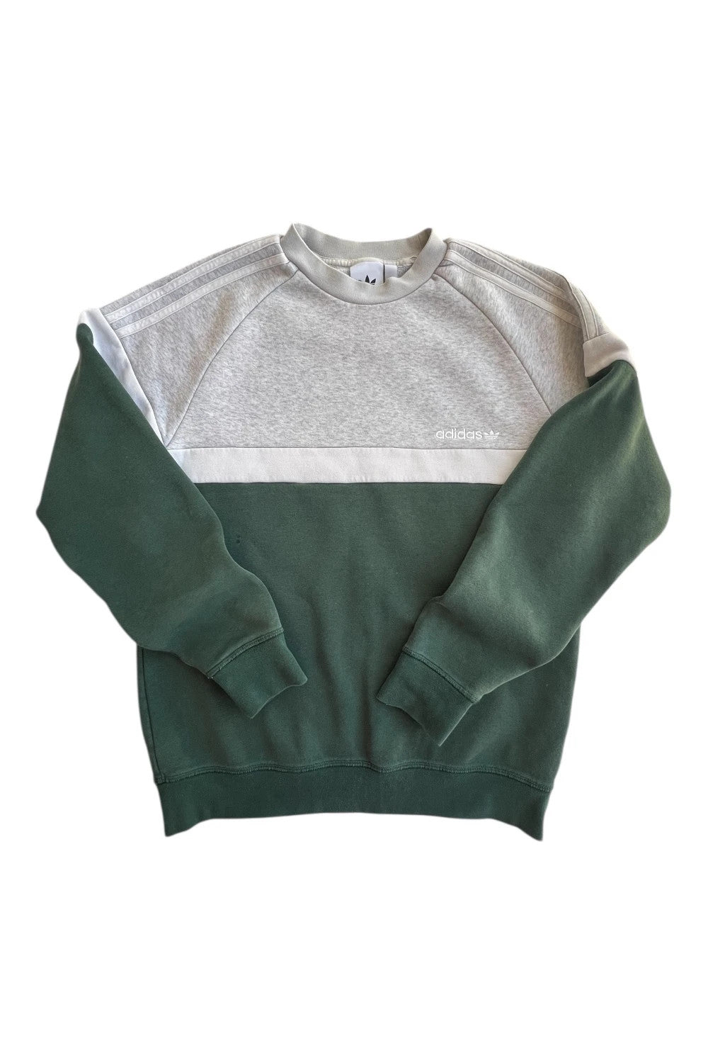 Adidas vintage grey and green crewneck sweatshirt with casual sport style and slight pilling.