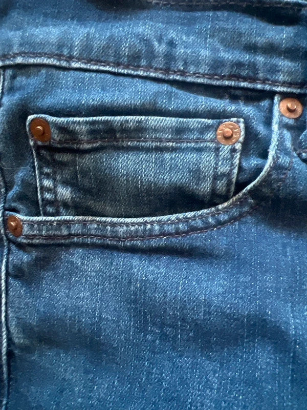 Levi's blue straight jeans 511 slim fit classic denim with logo patch.