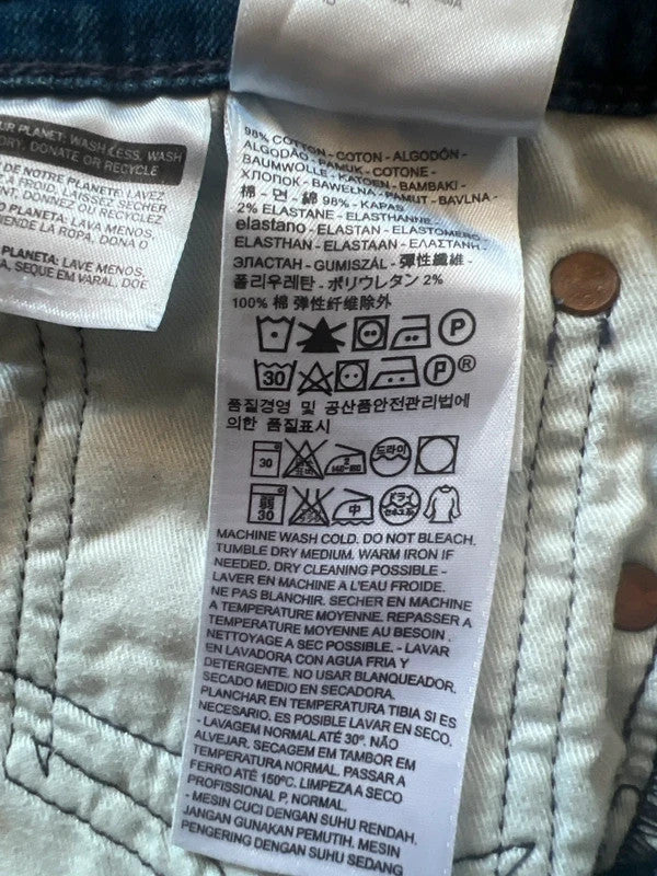 Levi's blue straight jeans 511 slim fit classic denim with logo patch.