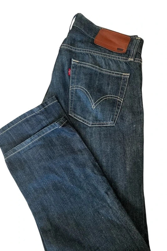 Levi's navy straight jeans 514, classic design, 100% cotton, no visible damage.