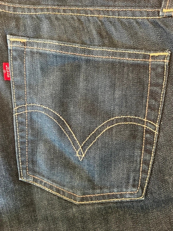 Levi's navy straight jeans 514, classic design, 100% cotton, no visible damage.