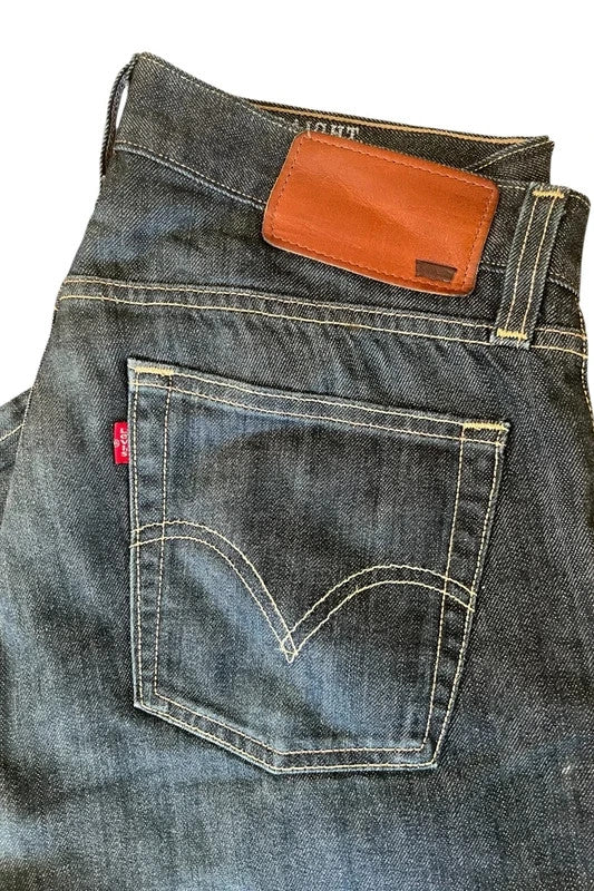 Levi's navy straight jeans 514, classic design, 100% cotton, no visible damage.