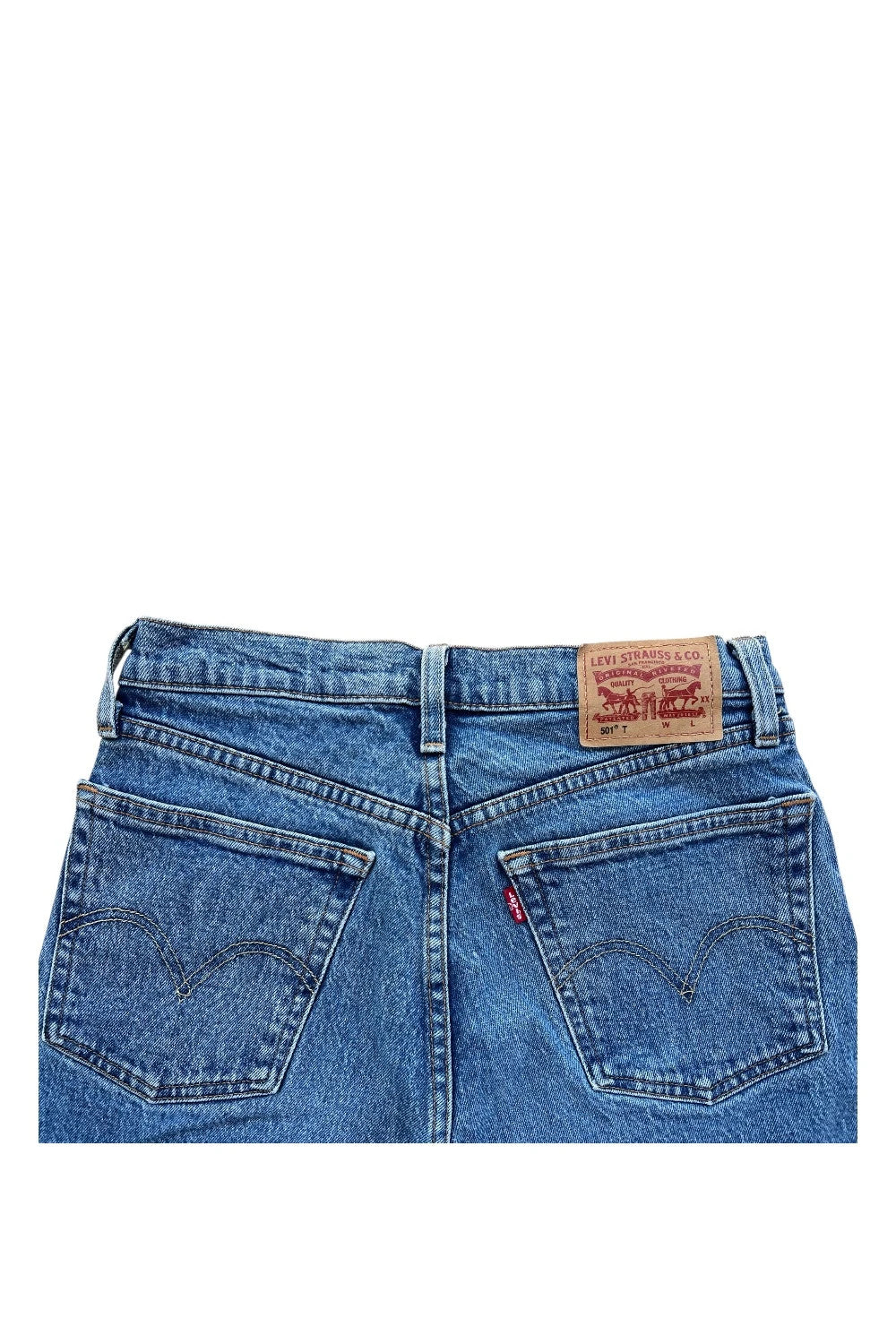Levi's blue straight jeans vintage 501 with classic denim fabric and unisex fit.