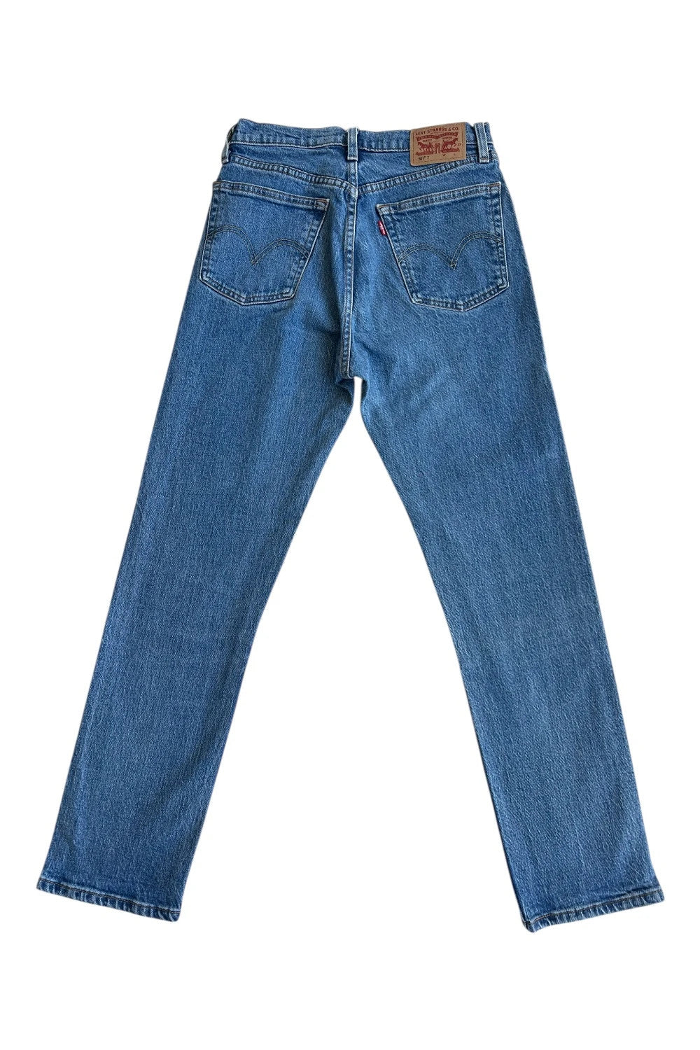 Levi's blue straight jeans vintage 501 with classic denim fabric and unisex fit.