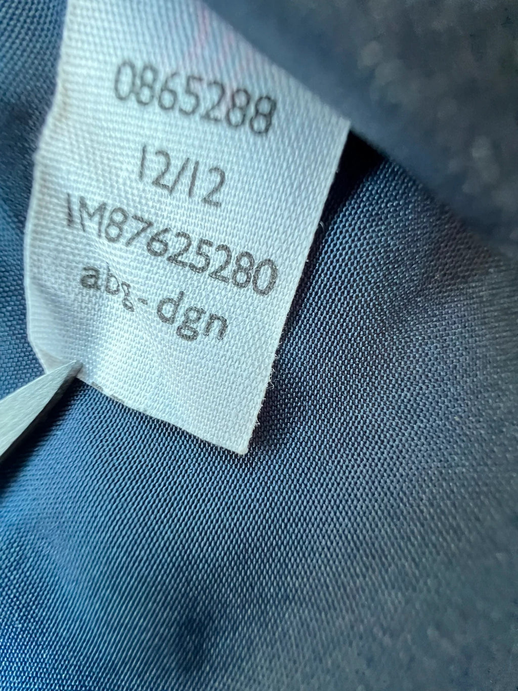 Tommy Hilfiger navy trench coat with premium zippers, buttons, and classic Old Money style.