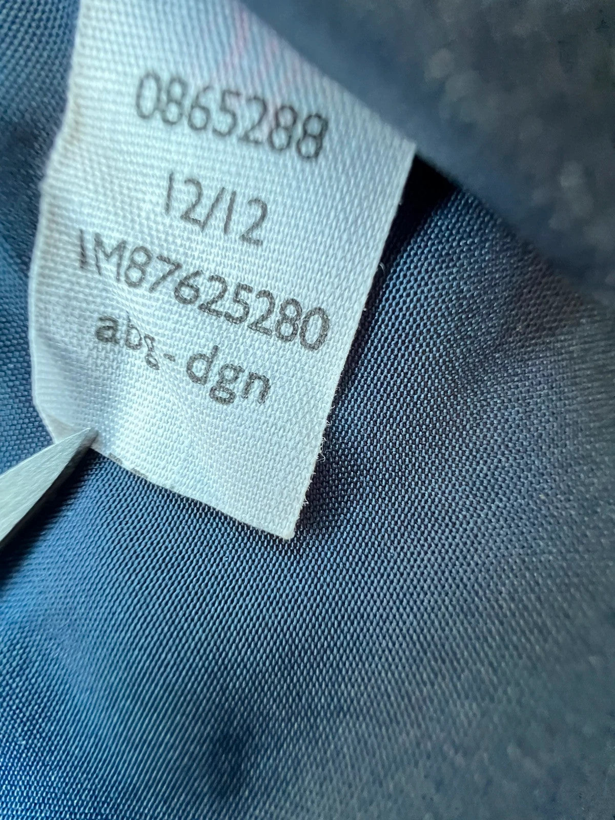 Tommy Hilfiger navy trench coat with premium zippers, buttons, and classic Old Money style.