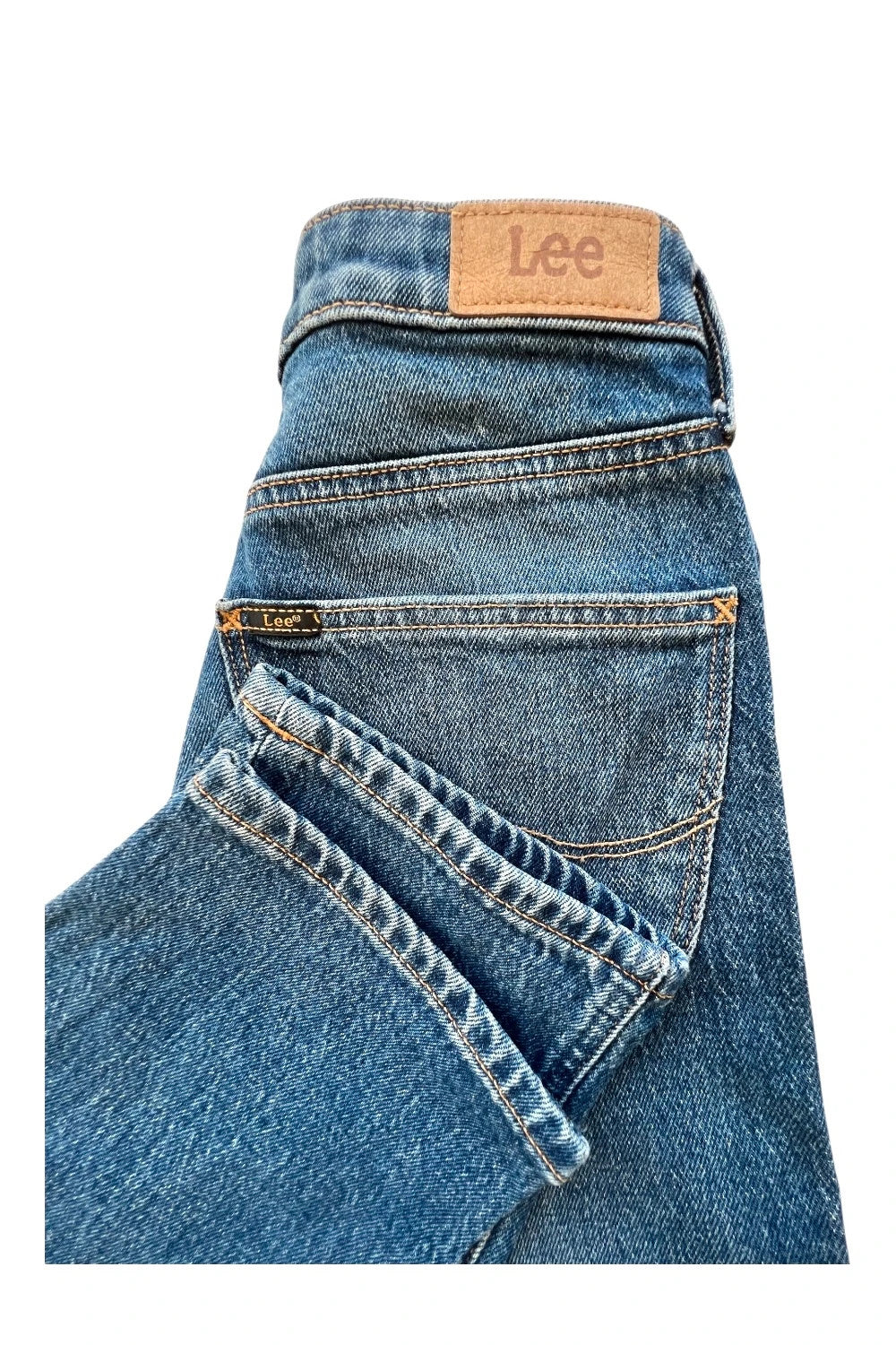 Lee straight jeans blue high waist vintage Y2K mom fit with classic denim texture.