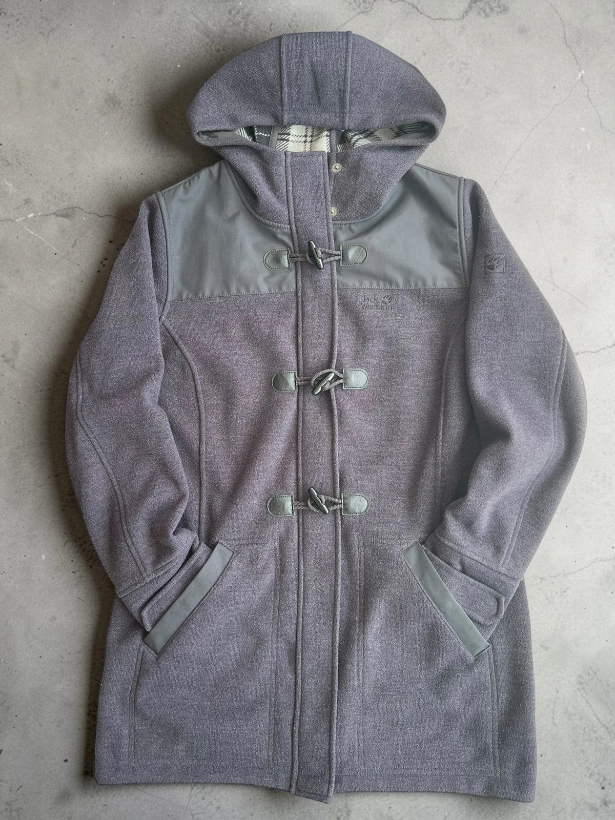 Jack Wolfskin grey fleece coat with hood, outdoor style, vintage, comfortable material.