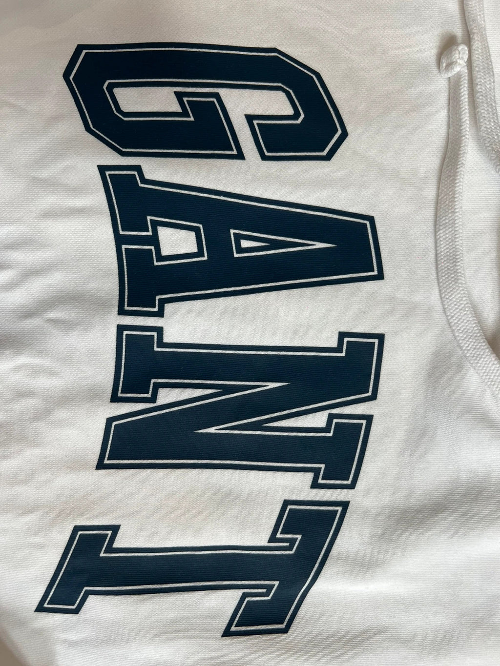 GANT white hoodie college logo in navy, relaxed oversized fit, casual preppy style.