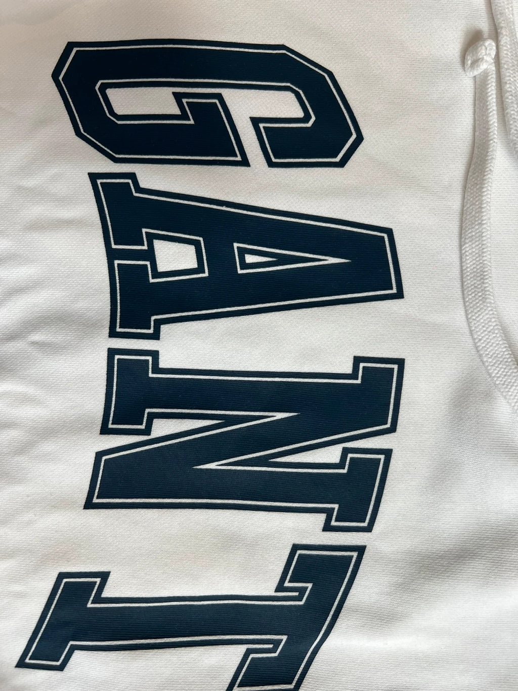 GANT white hoodie college logo in navy, relaxed oversized fit, casual preppy style.