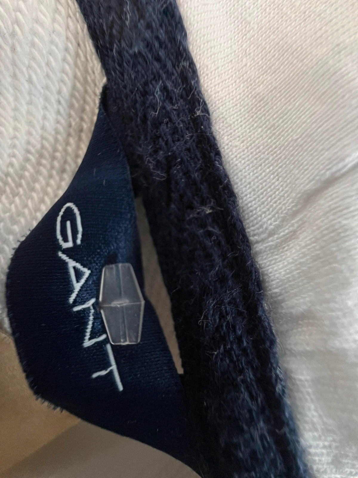 GANT white hoodie college logo in navy, relaxed oversized fit, casual preppy style.