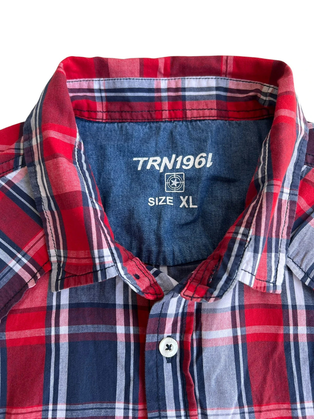 Terranova men's short sleeve shirt red and blue check pattern with front pockets.