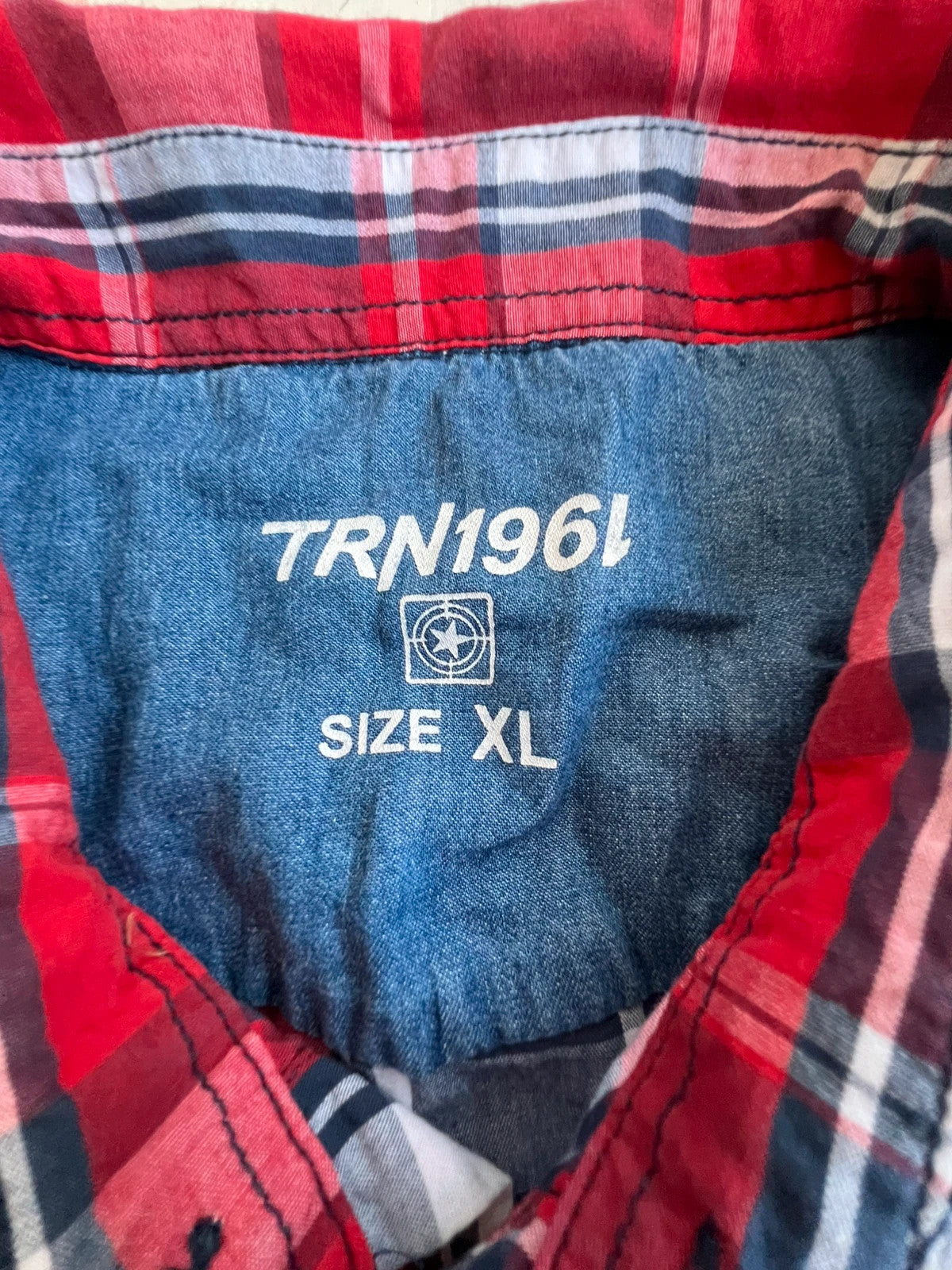 Terranova men's short sleeve shirt red and blue check pattern with front pockets.