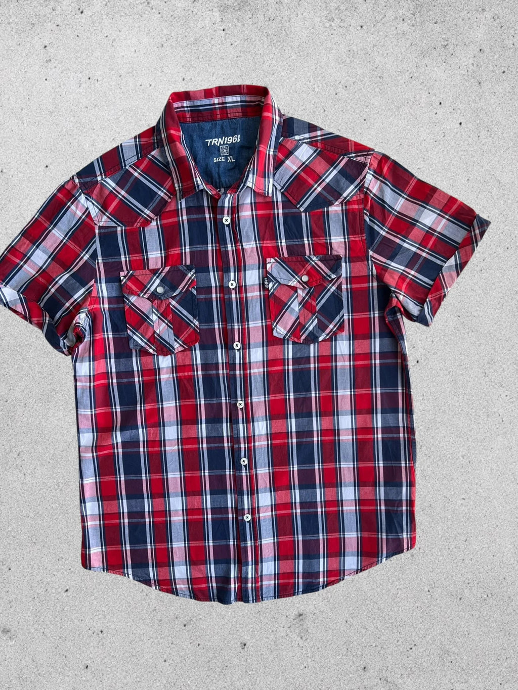 Terranova men's short sleeve shirt red and blue check pattern with front pockets.