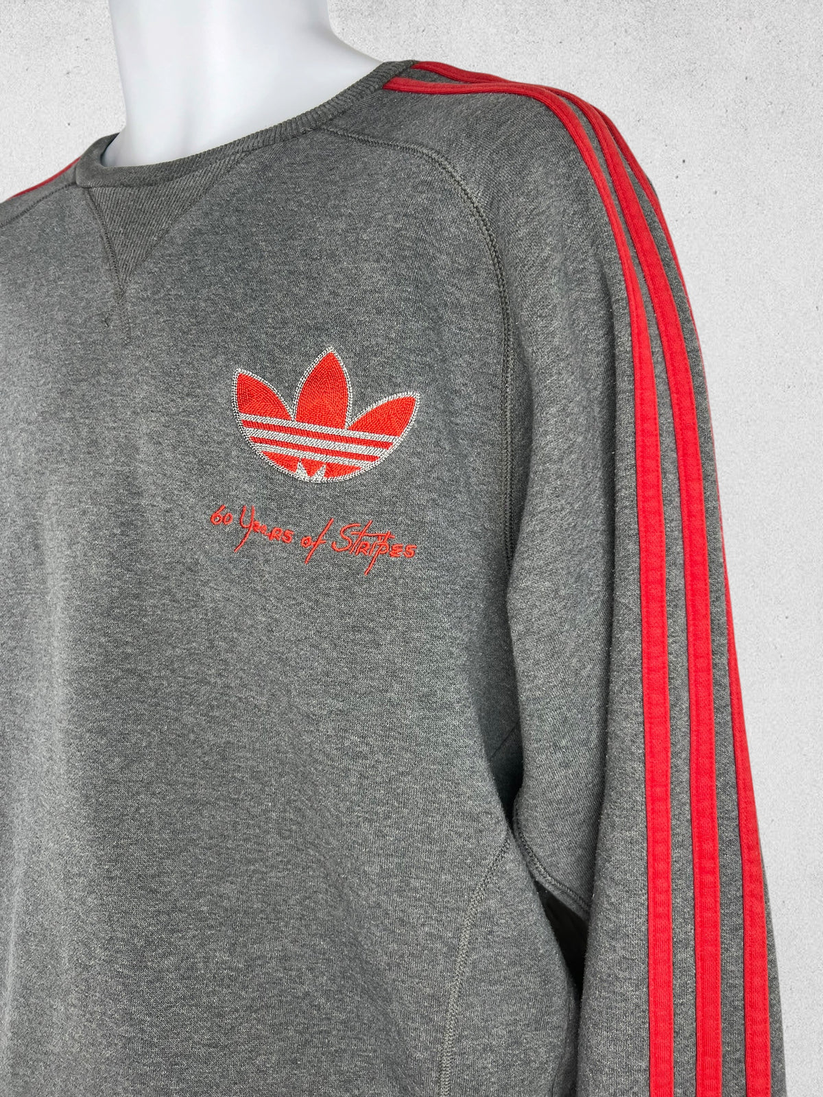 Adidas Originals 60 Years of Stripes Sweatshirt Gris Rouge Trefoil Vintage Talla M